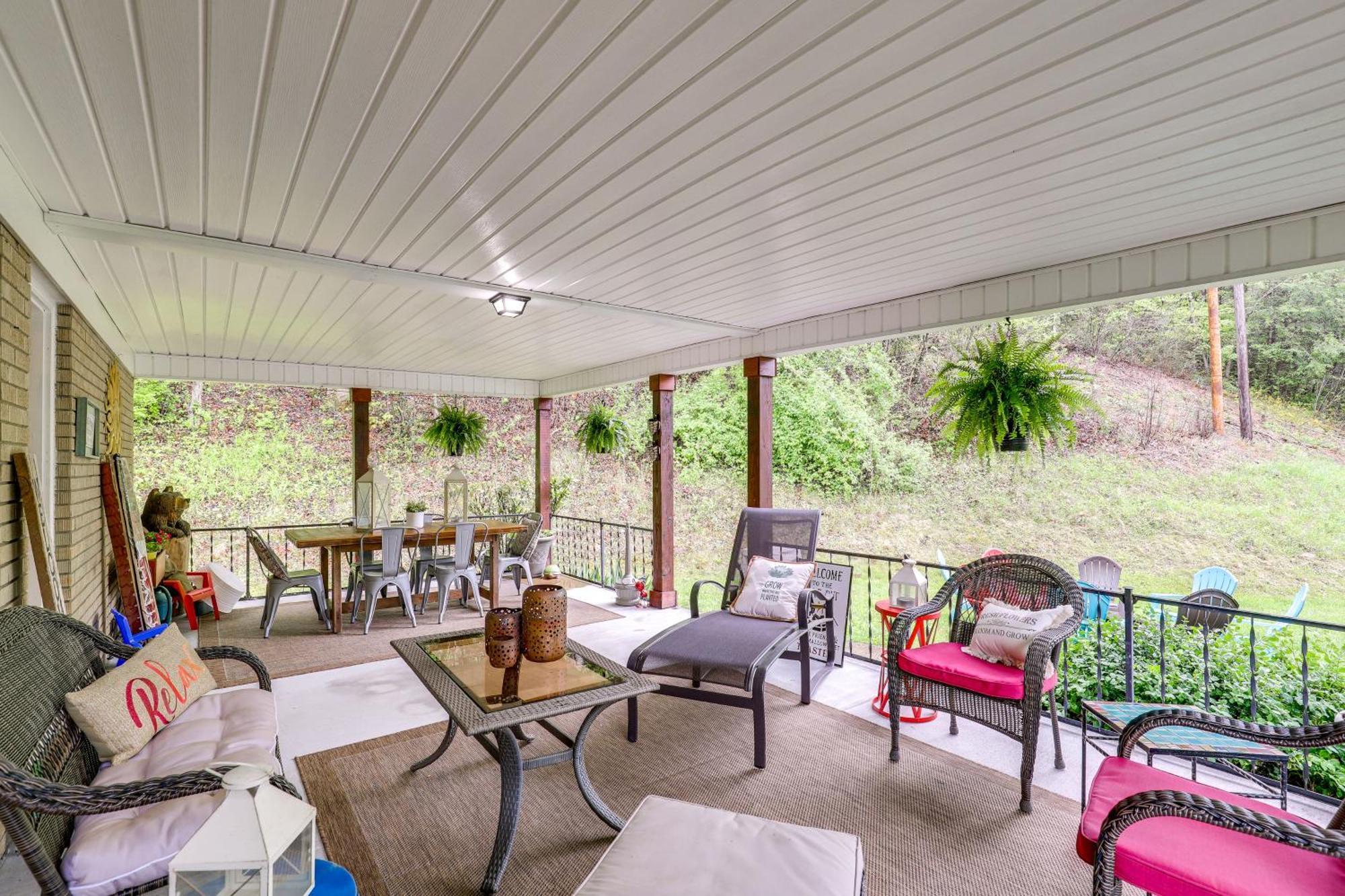 Updated Marshall Home With Fire Pit And Game Room! المظهر الخارجي الصورة